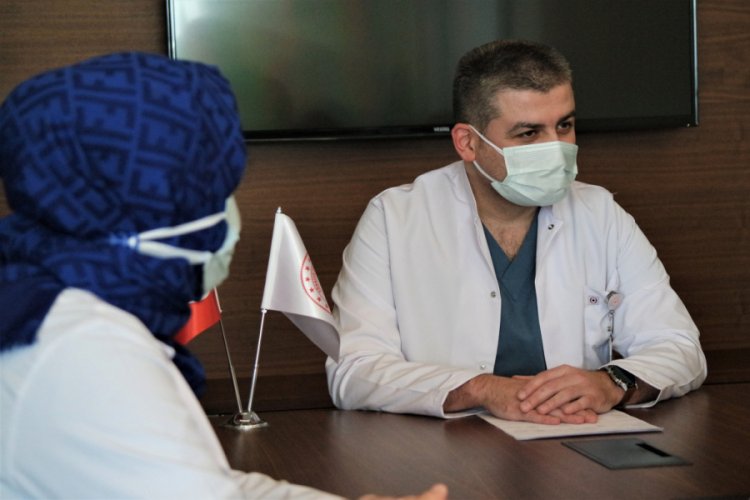 Koronayı atlatan Bursa Şehir Hastanesi Başhekimi Dr. Topal: "5-6 kaşık yemeği yemek bile insanın nefesini kesiyor"