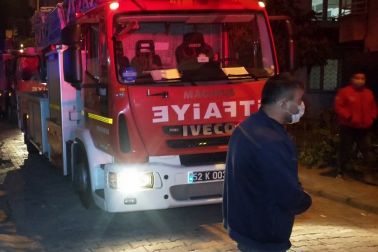 3 g&uuml;nde 8 kez yangın &ccedil;ıkan bina sakinleri endişeli