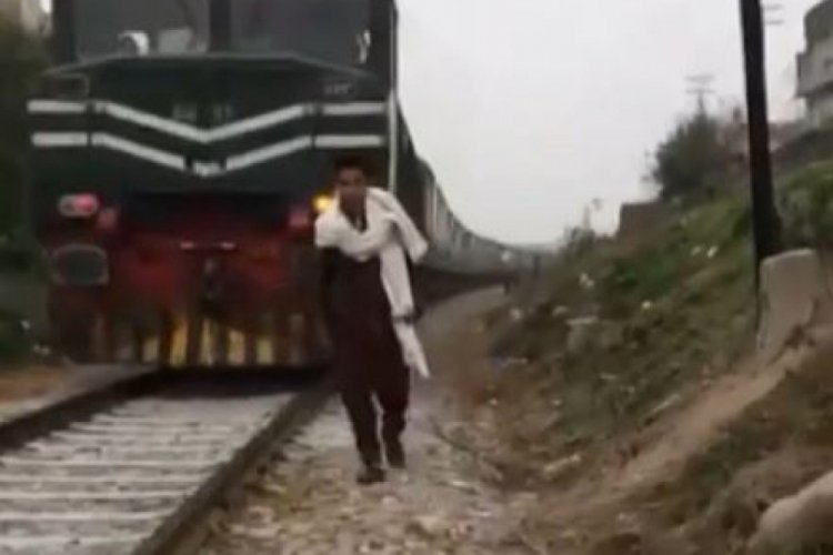 TikTok videosu çekerken tren çarpan genç hayatını kaybetti