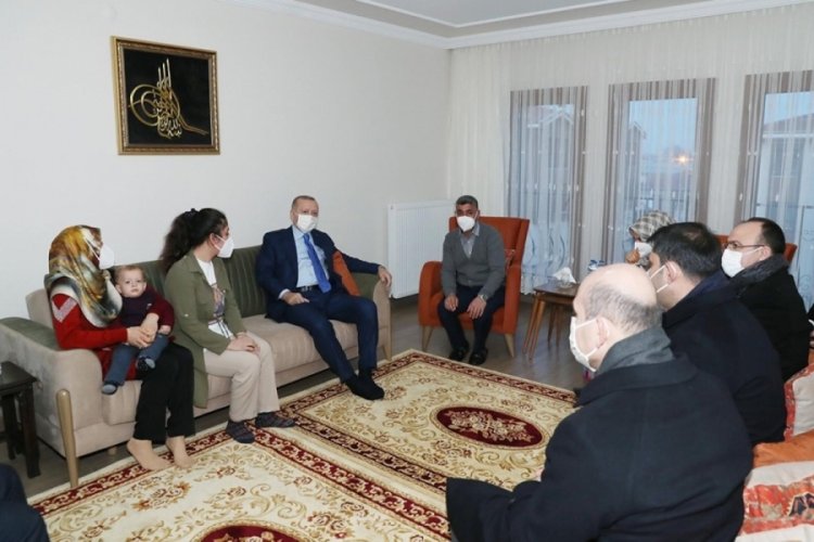 Cumhurbaşkanı Erdoğan Elazığ'da ev ziyareti yaptı