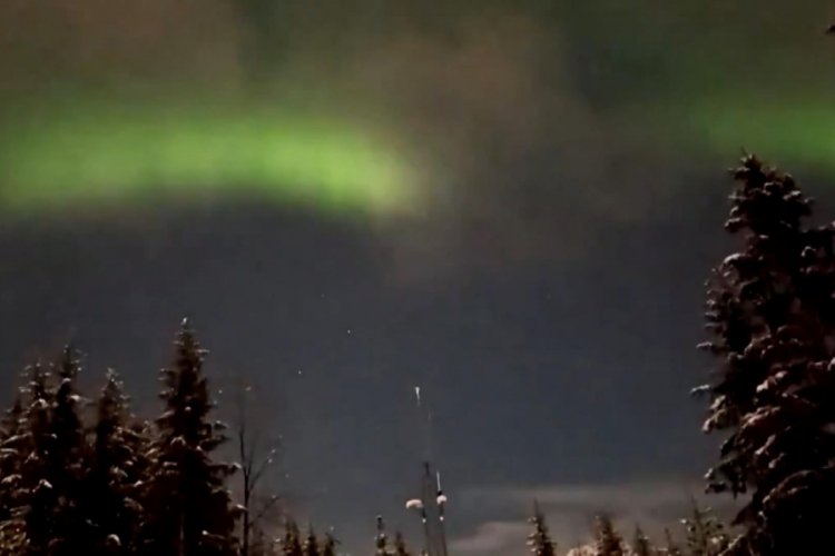 Alaska semalarında Kuzey Işıkları'nın müthiş şovu