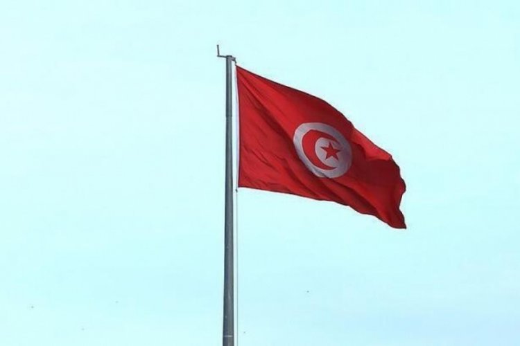 Tunus'ta polis ve göstericiler çatıştı