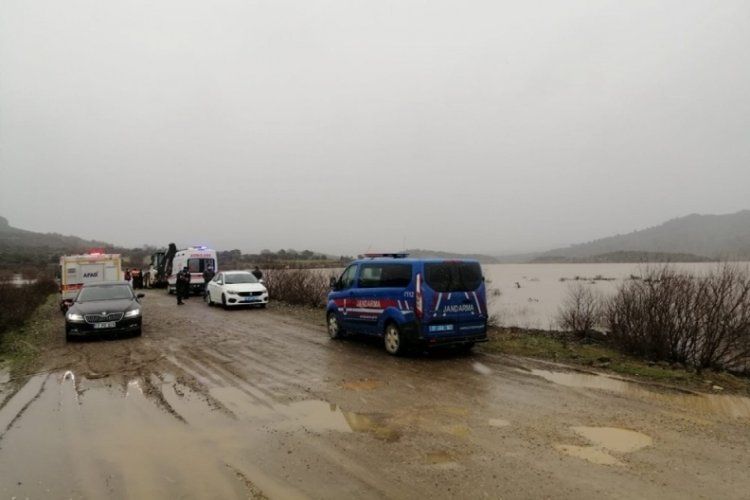 Baraj suyuna kapıldığı ihbar edilen iki kişi aranıyor