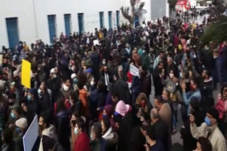Tunus'taki protestolar şiddetlendi