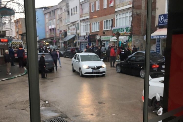 Bursa'da husumetlisine kurşun yağdırdı, başka birine de isabet etti