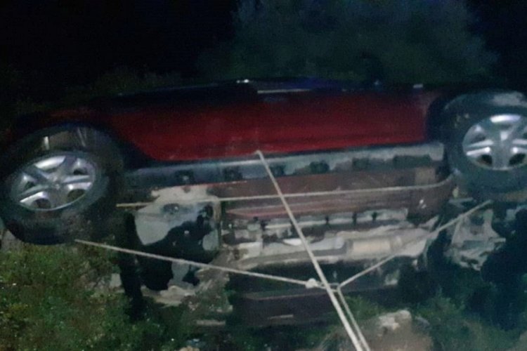 Kontrolden &ccedil;ıkan otomobil takla attı