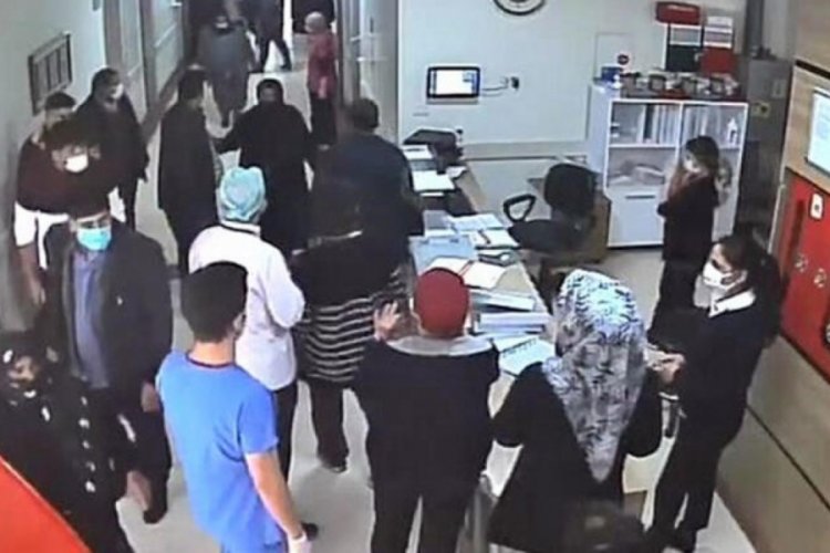 Şanlıurfa'da 20 hasta yakını g&uuml;venlik g&ouml;revlisini d&ouml;vd&uuml;