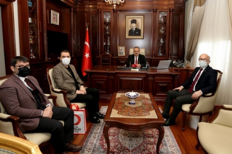 T&uuml;rk Kızılay Bursa Şube Başkanı Susmaz, Vali Canbolat'ı ziyaret etti