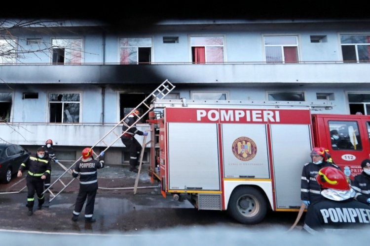 Pandemi hastanesinde yangın: 4 &ouml;l&uuml;