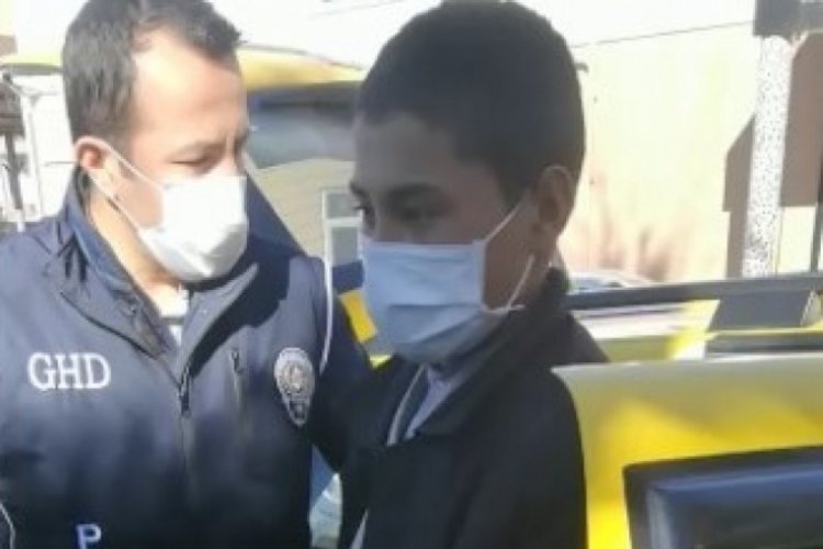 TEM Otoyolu'nda taksi i&ccedil;inde 9 g&ouml;&ccedil;men yakalandı