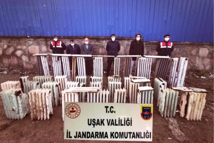 Kalorifer hırsızlarını kıskıvrak yakaladı