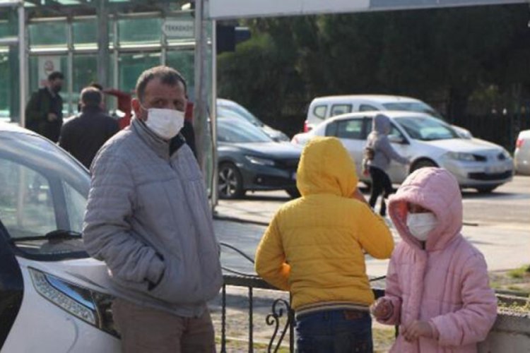 Tramvaya binerken HES kodu 'riskli' &ccedil;ıkan yolcu, karantinaya alındı