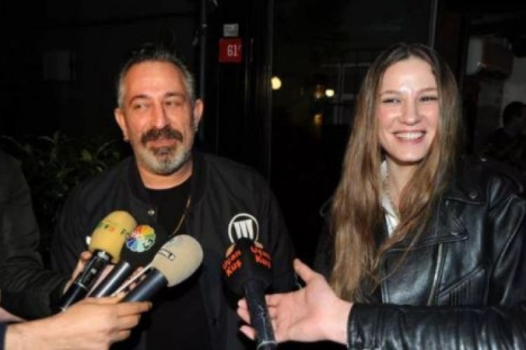 Serenay Sarıkaya'dan Cem Yılmaz'a seri beğeni