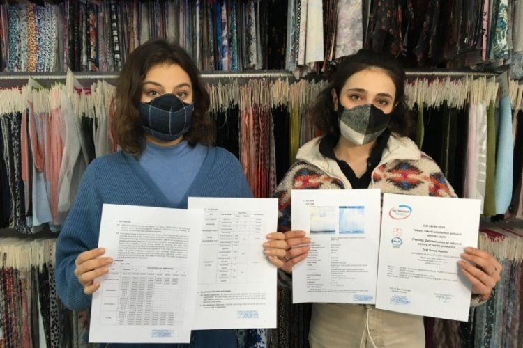 Bursa'da &uuml;niversiteli girişimci kardeşler, koronavir&uuml;s&uuml; &ouml;ld&uuml;ren maske &uuml;retti