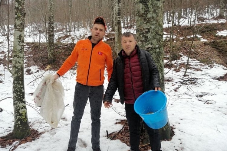 Bursa'da k&ouml;yl&uuml;ler dağlara yem ve ot bıraktı