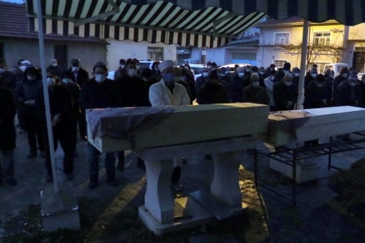 Yangında &ouml;len anne ve kıza acı veda