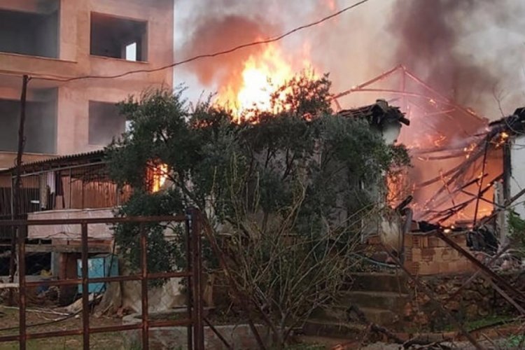 Yangında 83 yaşındaki kadının feci &ouml;l&uuml;m&uuml;