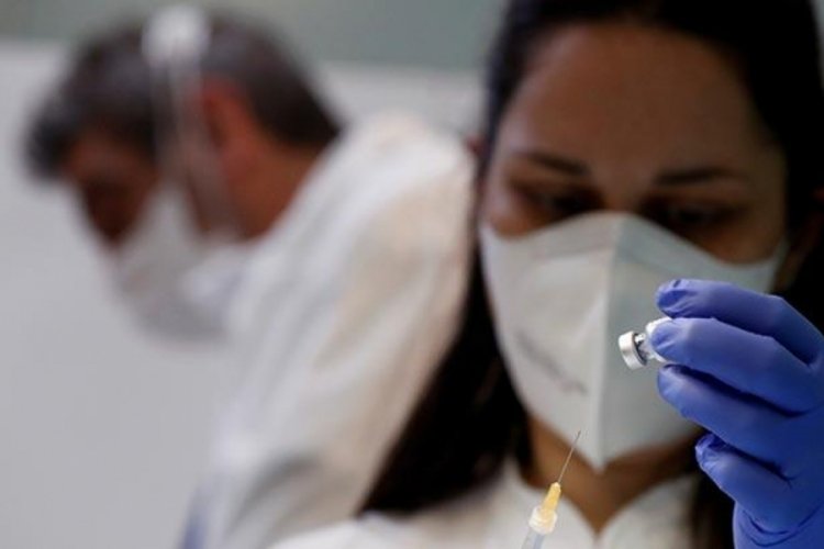 İtalya'da son 24 saatte koronavir&uuml;sten 421 &ouml;l&uuml;m