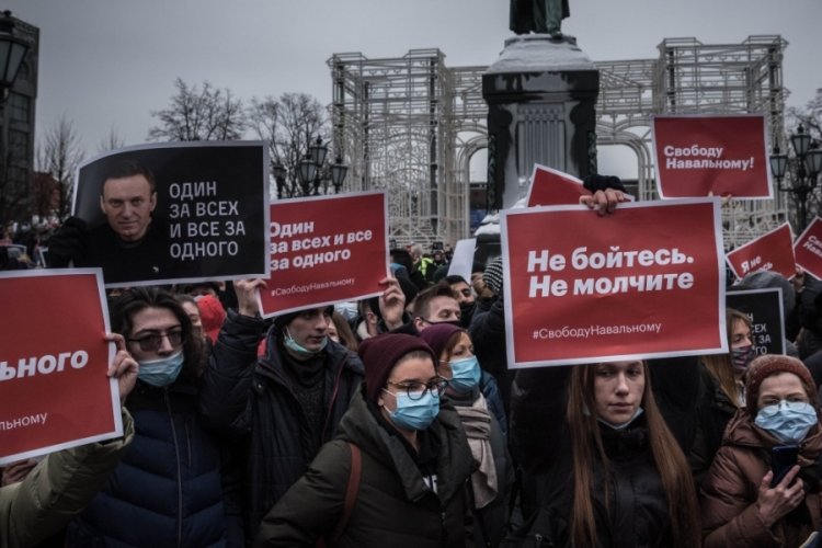 Rusya'da Navalni protestolarına katılanlar g&ouml;zaltı kararı