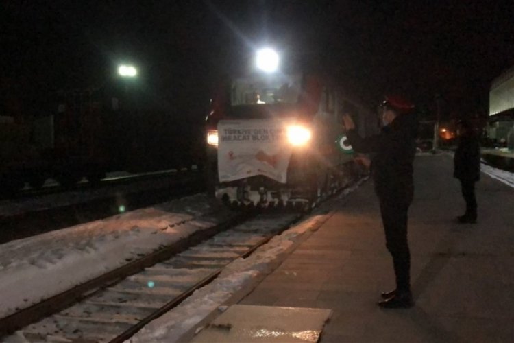 &Ccedil;in'e gidecek bor y&uuml;kl&uuml; ihracat treni G&uuml;rcistan'a uğurlandı