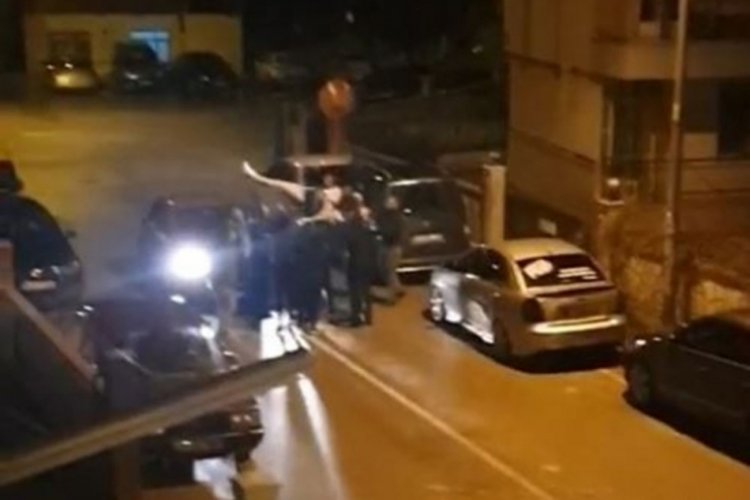 Antalya'da asker uğurlamada koronayı unutup birbirlerine sarıldılar