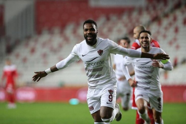 Boupendza'ya Galatasaray, Başakşehir ve Dinamo Kiev'den teklif