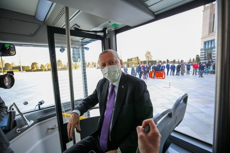 Cumhurbaşkanı Erdoğan'dan s&uuml;r&uuml;c&uuml;s&uuml;z otob&uuml;s testi