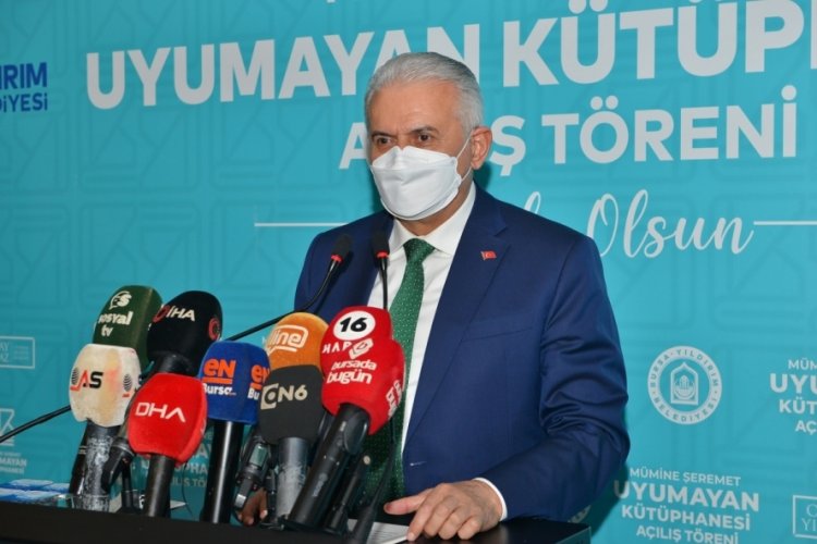 Bursa'da 'M&uuml;mine Şeremet Uyumayan K&uuml;t&uuml;phanesi' a&ccedil;ıldı
