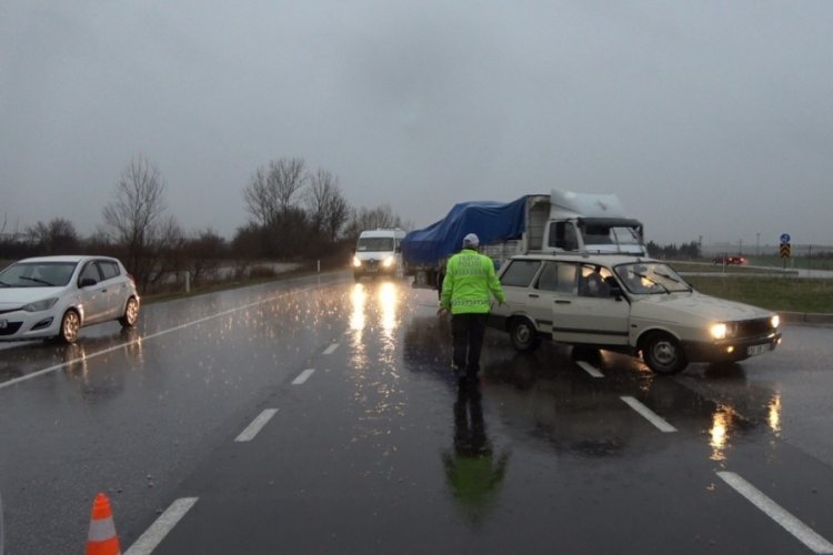 Meteoroloji uyarmıştı, sağanak sonrası yol kapandı