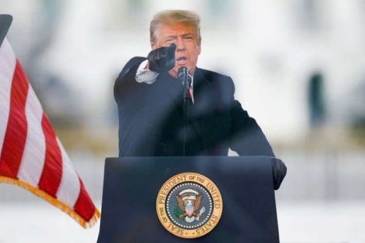 ABD'de halk ikiye b&ouml;l&uuml;nd&uuml;: Trump yargılansın mı?