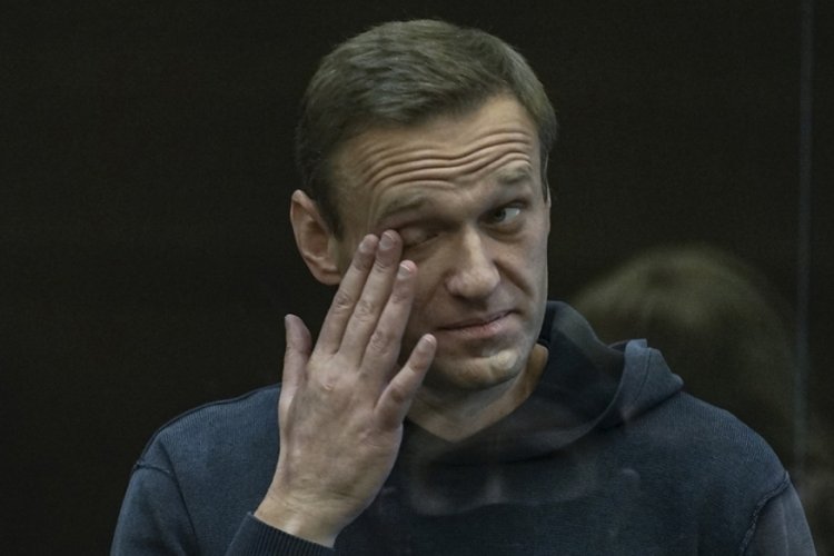 Navalny'in duruşmasına gelen destek&ccedil;ileri g&ouml;zaltına alındı