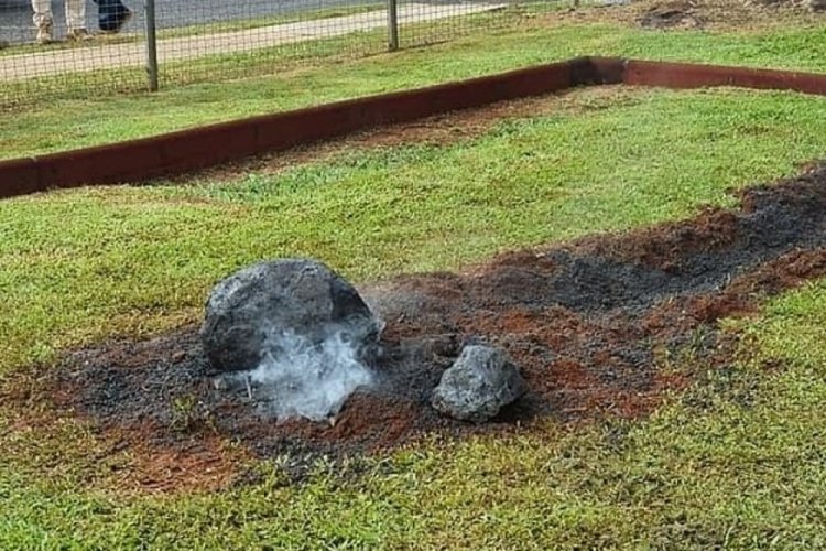 Avustralya'da meteor sanılan 'kaya par&ccedil;ası' panik yarattı