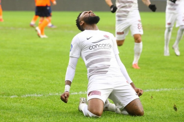 Boupendza: En b&uuml;y&uuml;k hayalim Barcelona'da oynamak