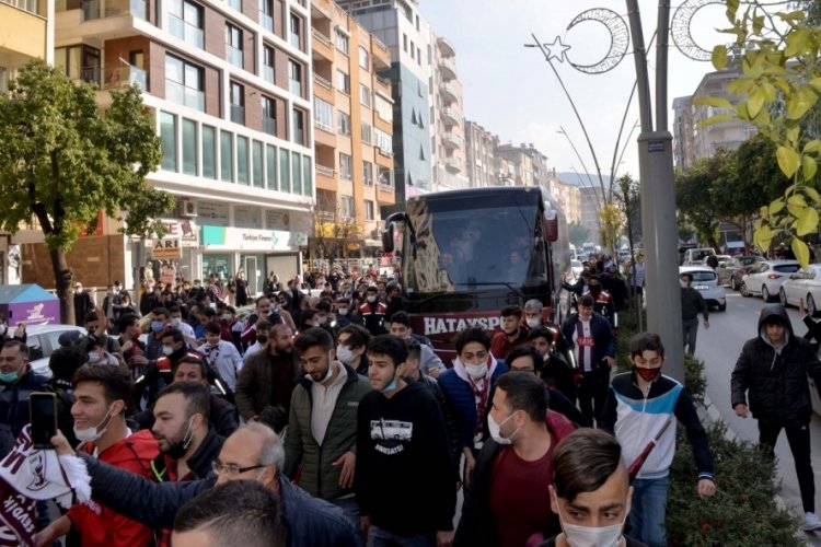 Hatayspor'a Fenerbah&ccedil;e ma&ccedil;ı &ouml;ncesi coşkulu karşılama