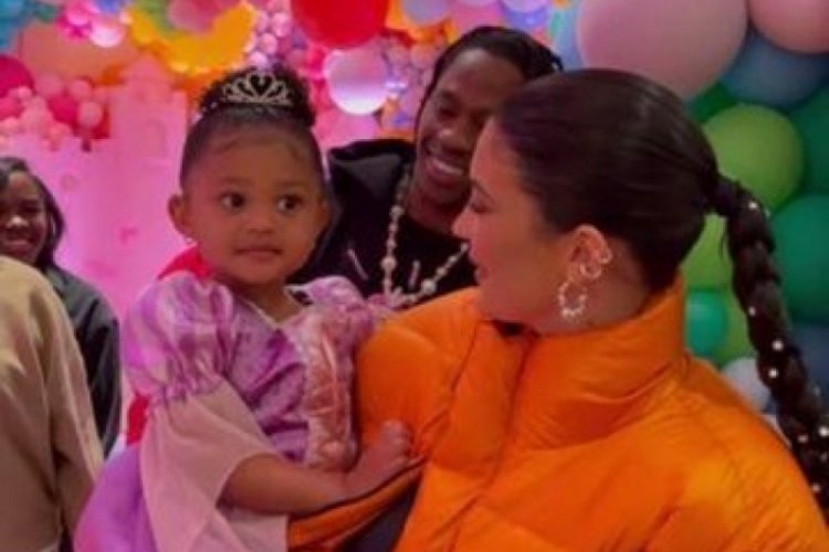 Kylie Jenner ve Travis Scott'ın kızı Stormi 3 yaşında