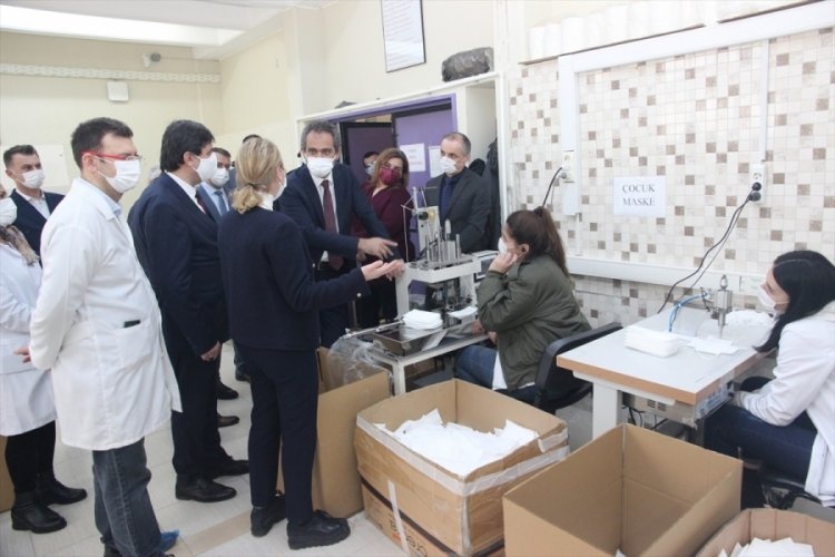 Bursa'da mesleki ve teknik eğitim kurumları salgınla m&uuml;cadelede &uuml;retim &uuml;ss&uuml; oldu