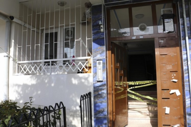 11 kişide koronavir&uuml;s &ccedil;ıkan 20 daireli binaya karantina