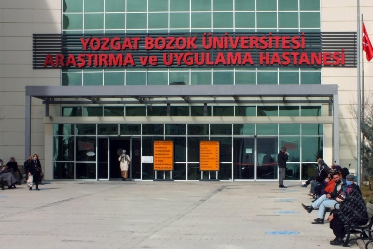 İstediği ilacı yazmayan doktoru darbetti