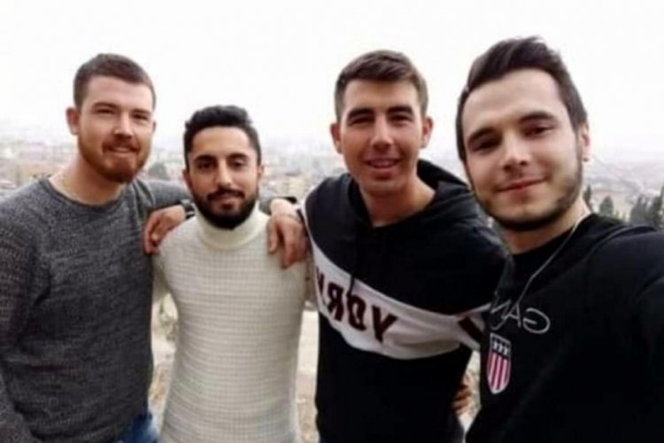 4 gencin veda videosunda seslendikleri kişi, bakın kim &ccedil;ıktı