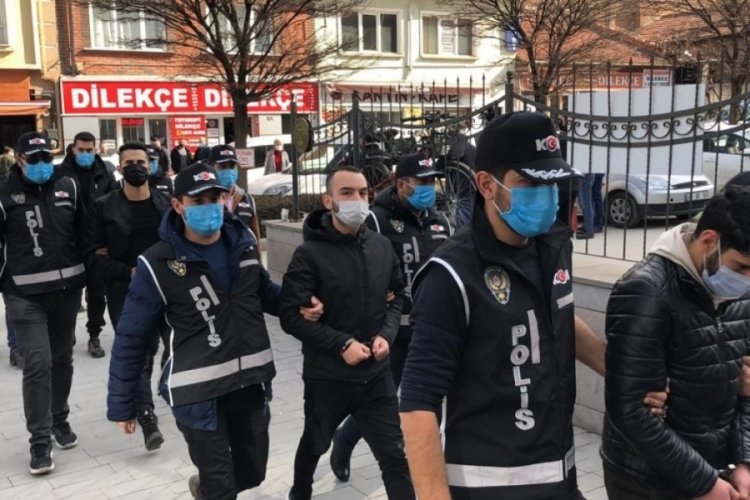 Silah ka&ccedil;ak&ccedil;ılığı operasyonunda 4 kişi tutuklandı