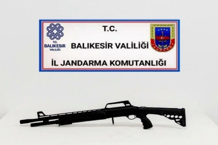 Balıkesir'de jandarma 15 aranan şahsı yakaladı