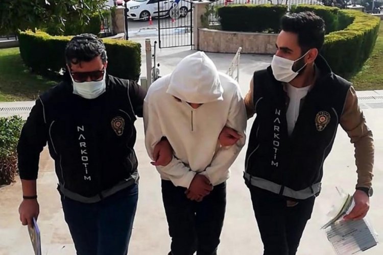 Yakalanacağını anlayınca uyuşturucuyu yuttu