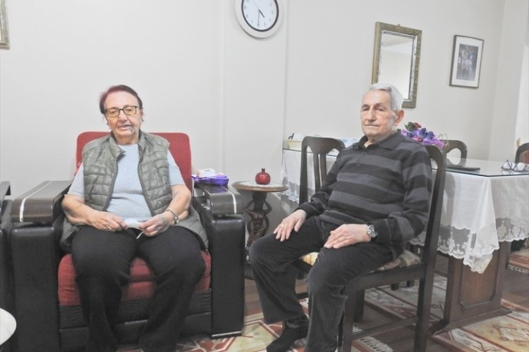 Yaşlı &ccedil;ifti darbedip ziynet eşyalarını &ccedil;aldılar