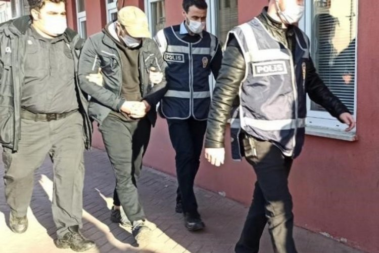 Silahla d&ouml;viz b&uuml;rosunu soymaya &ccedil;alışan şahıs tutuklandı