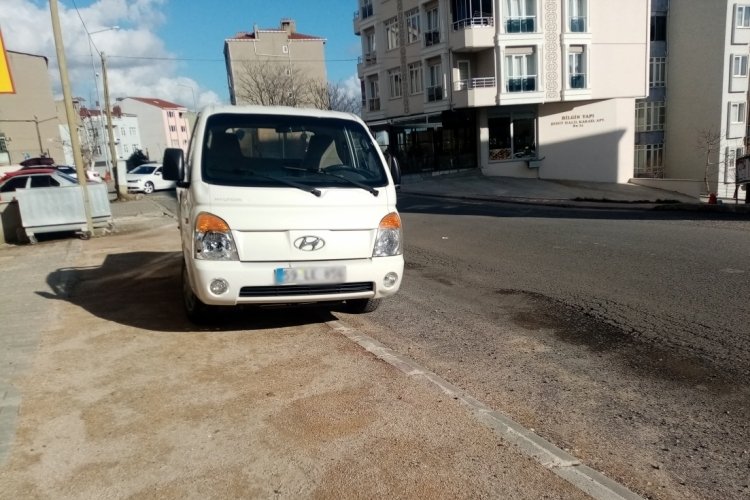 Kamyonet dehşeti: Fren yerine gaza basınca 2 yayayı ezdi