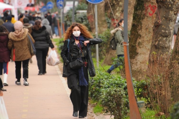 Korona hastasını ziyarete gittiler, 30 kişi pozitif &ccedil;ıktı
