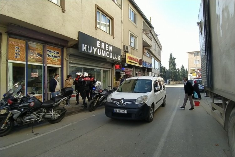 Bursa'da pompalı t&uuml;fekle kuyumcu soydular!