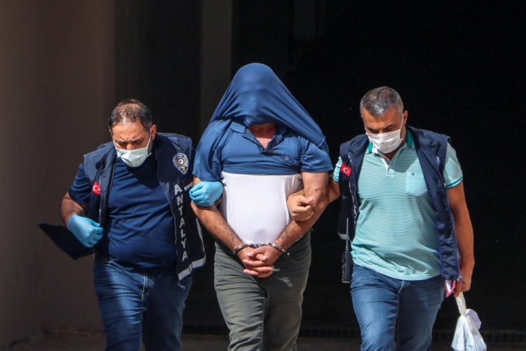 Eski &ouml;zel harekat polisi, cinayeti sevgilisine itiraf etmiş!