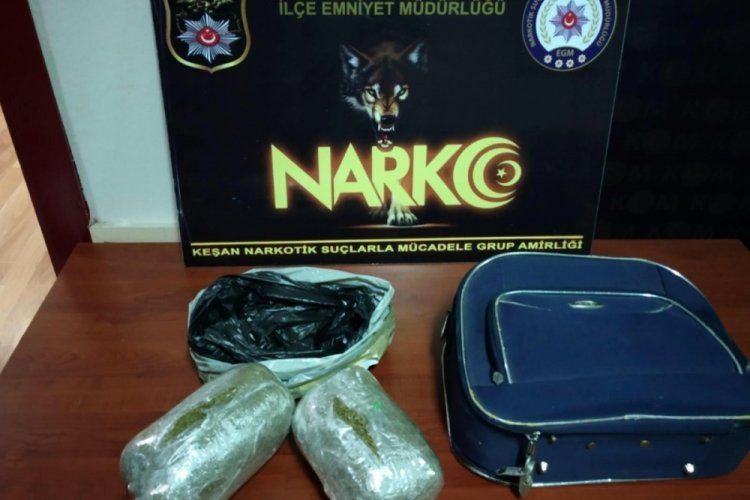 Ş&uuml;pheli valizden uyuşturucu &ccedil;ıktı