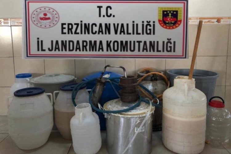 Erzincan'da 205 litre sahte alkol ele ge&ccedil;irildi
